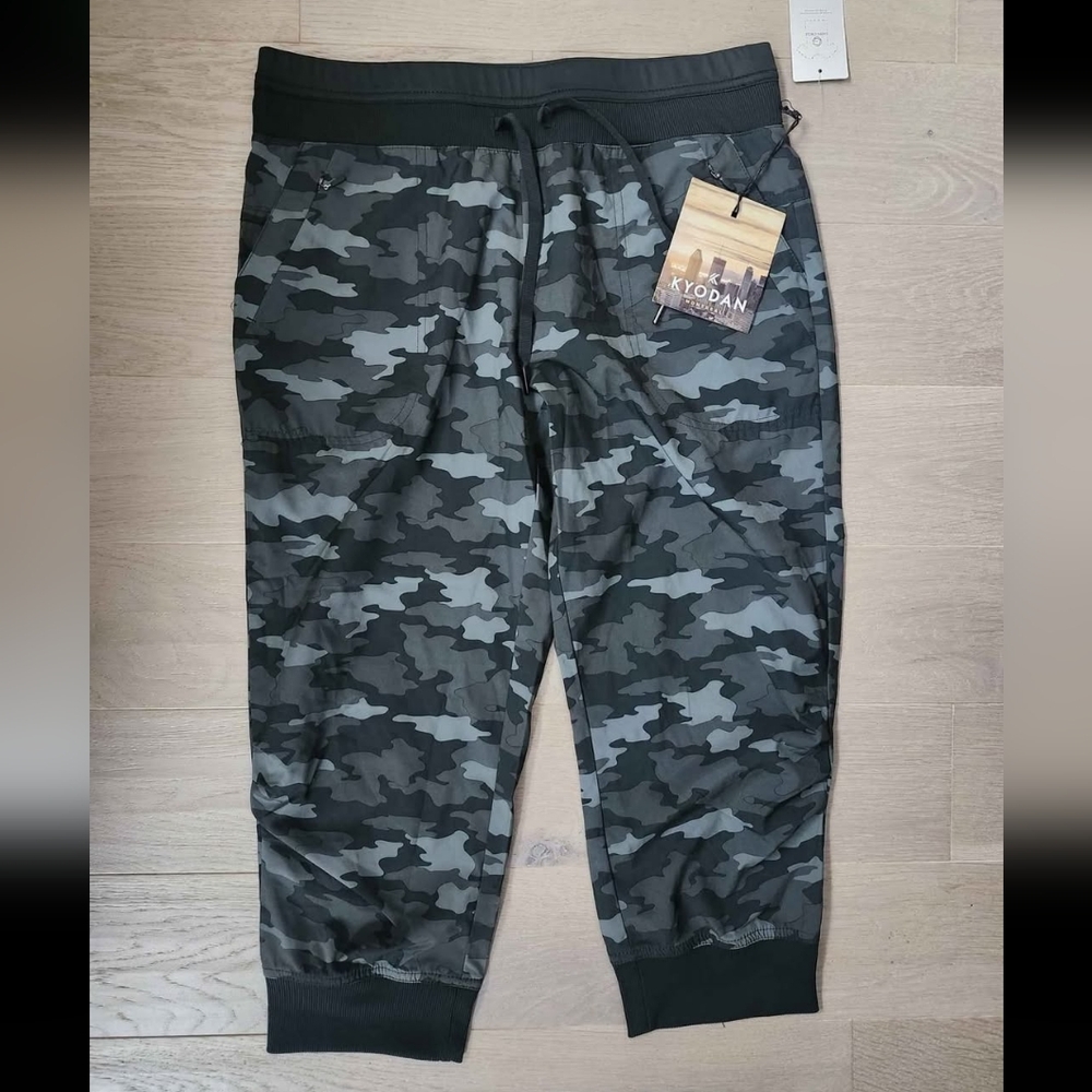 Kyodan Ladies Capri Pants Size Medium